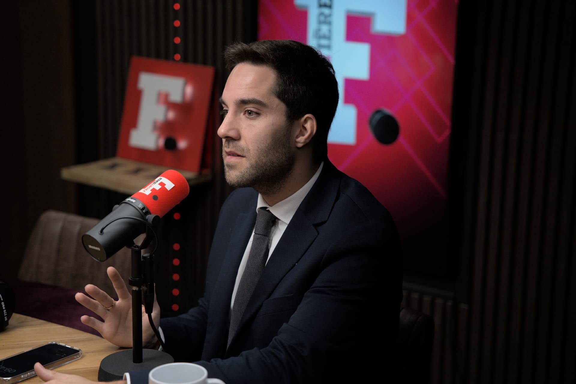 Thomas Ménagé député RN « Yassine Belattar a une oreillette directe à l'Élysée ! »