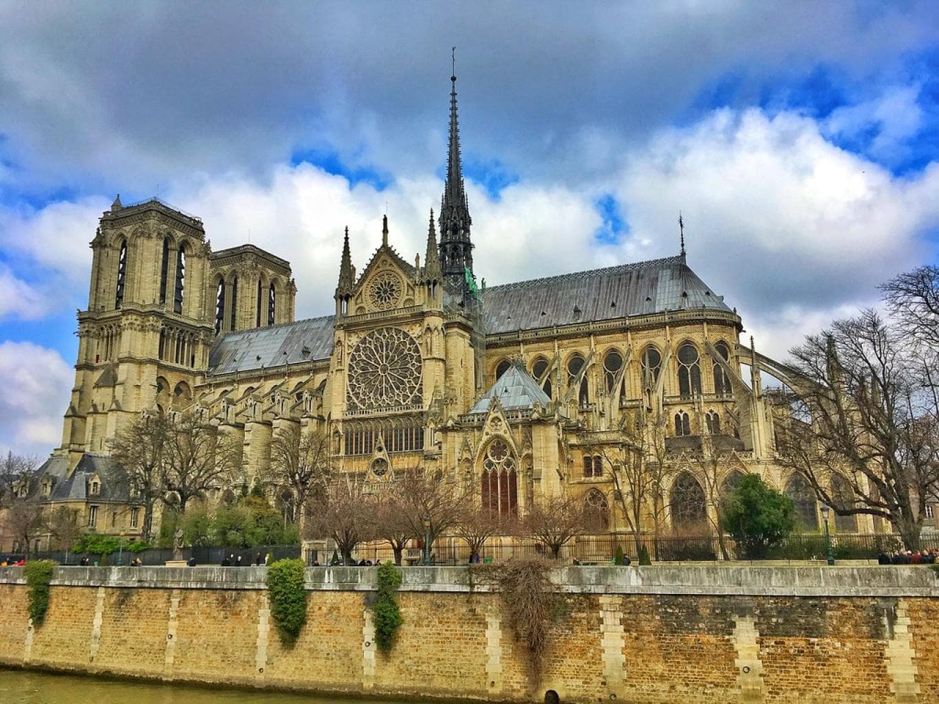 Emmanuel Macron s'exprimera sur le parvis de la cathédrale lors de la réouverture de Notre-Dame