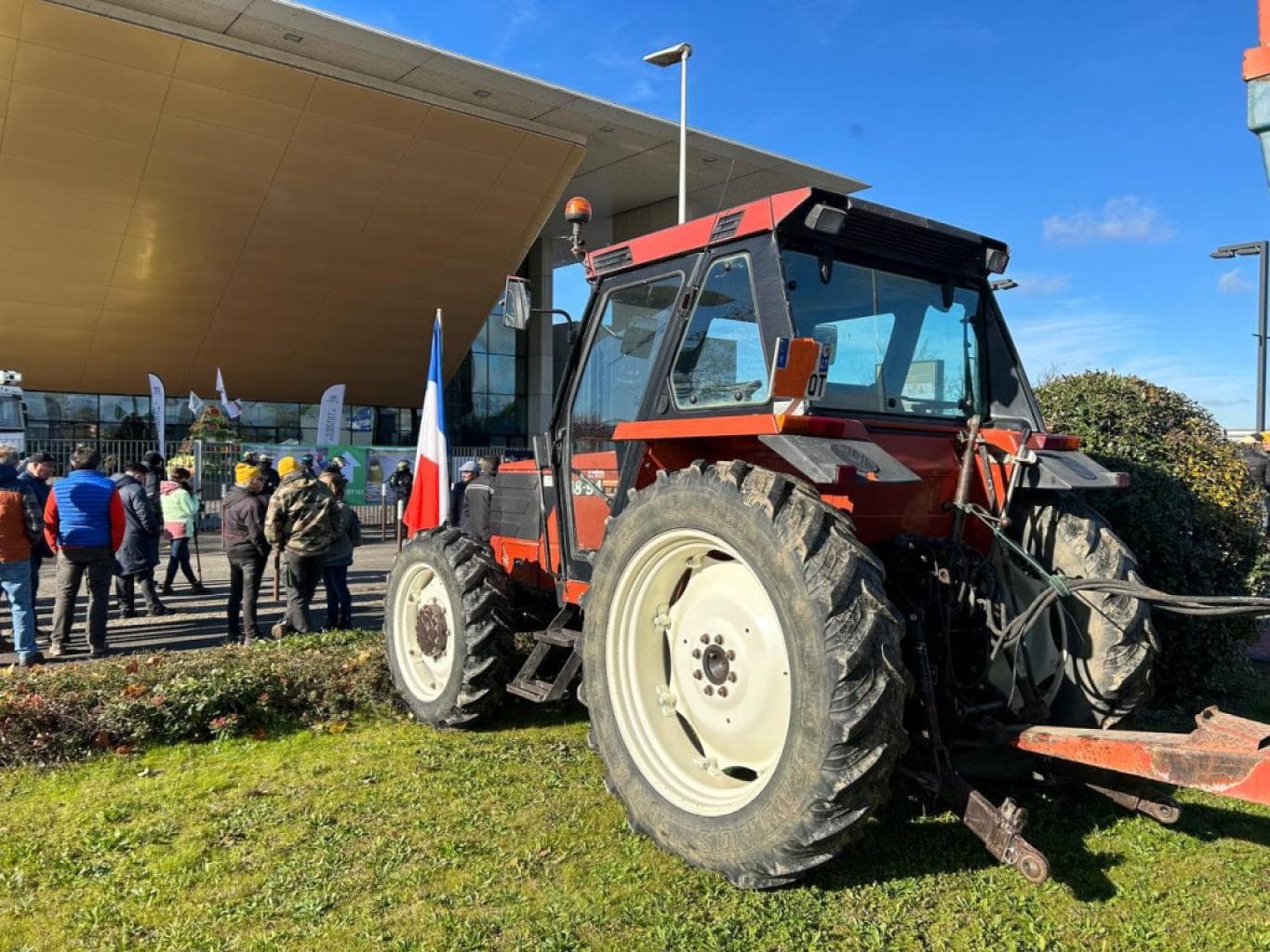 Manifestations agricoles à Agen : Frontières sur le terrain pour des images et témoignages inédits