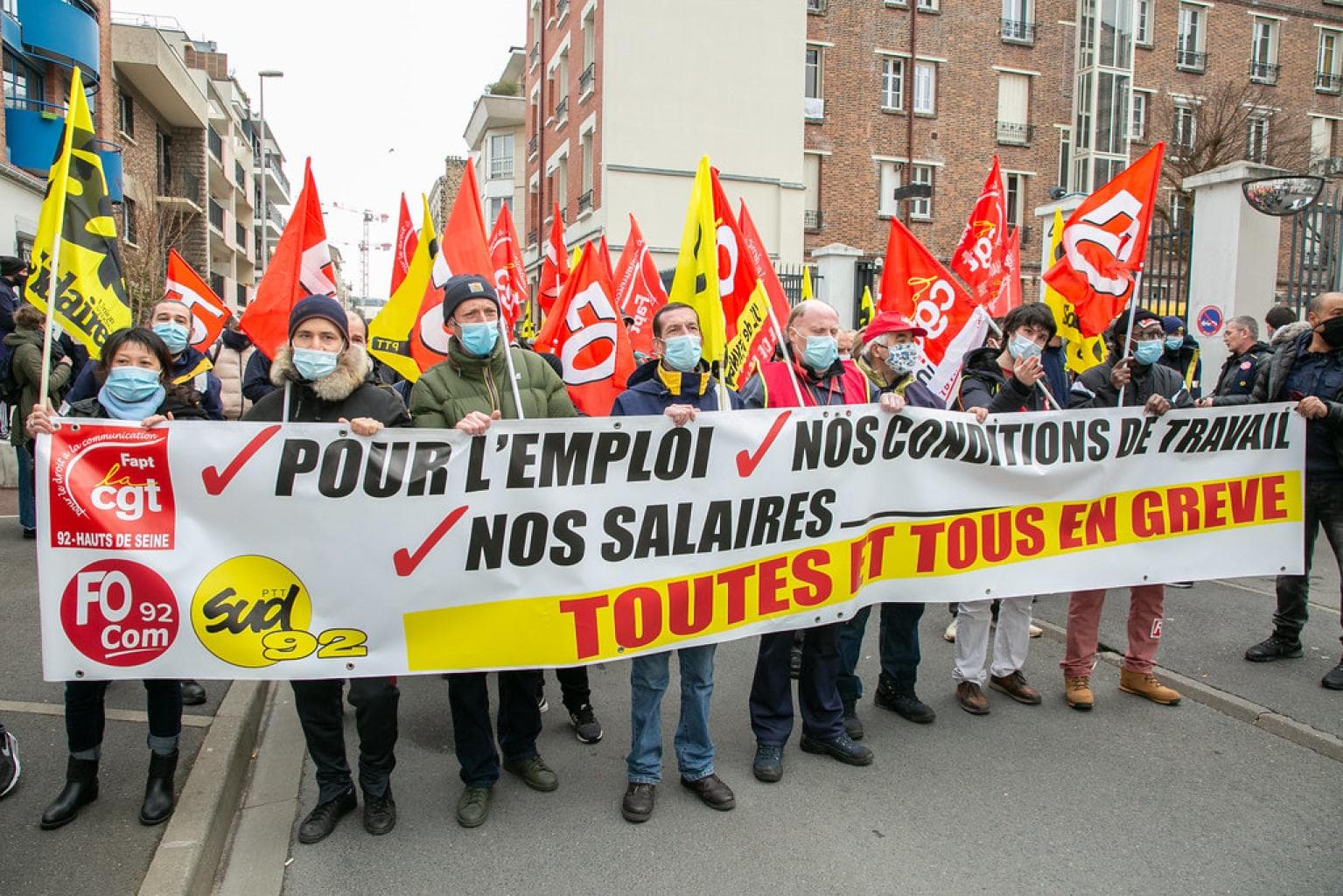 Fonction publique : mobilisation massive pour dénoncer la dégradation des conditions de travail et de rémunération