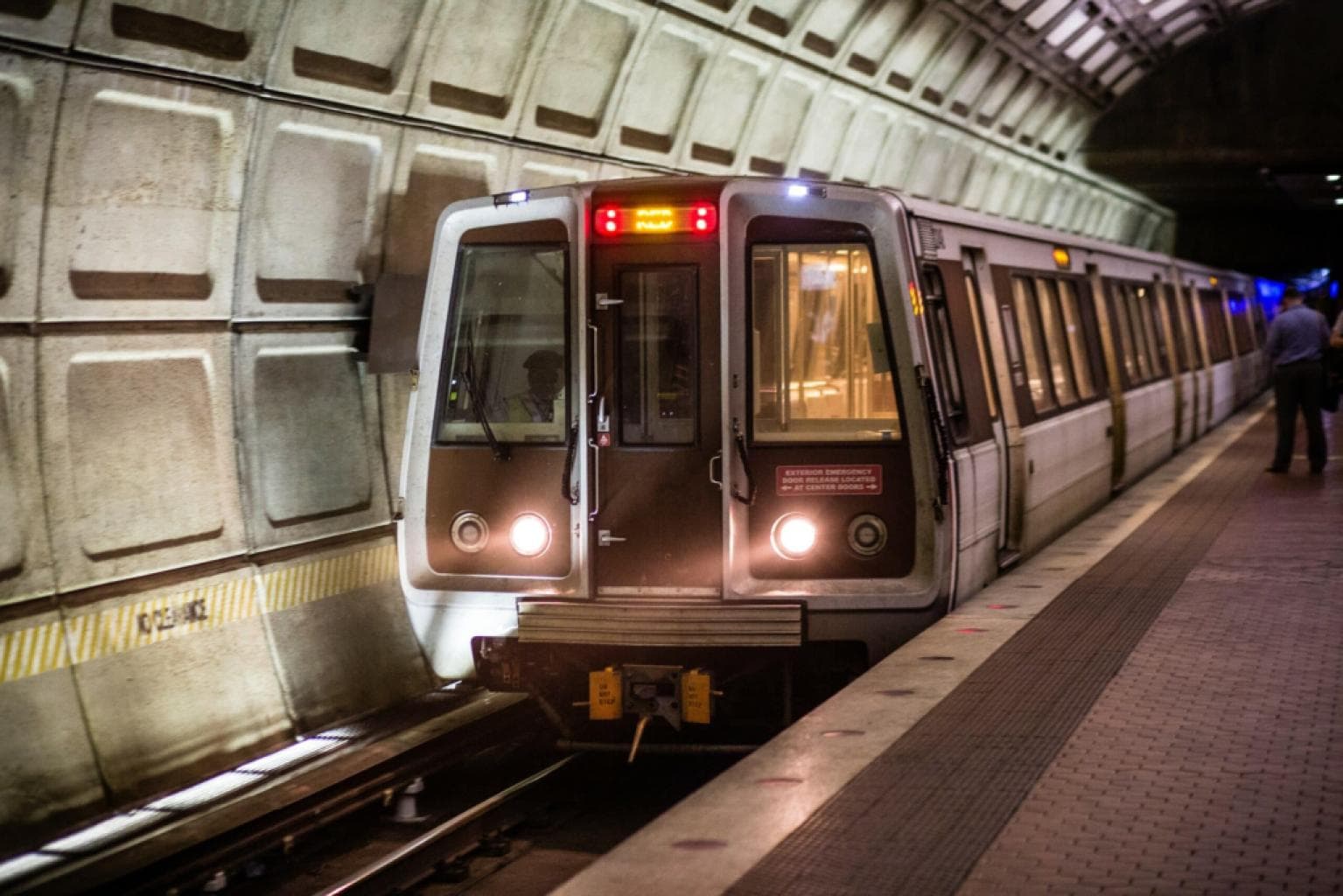 Brooklyn : une femme endormie dans le métro brûlée vive par un migrant guatémaltèque