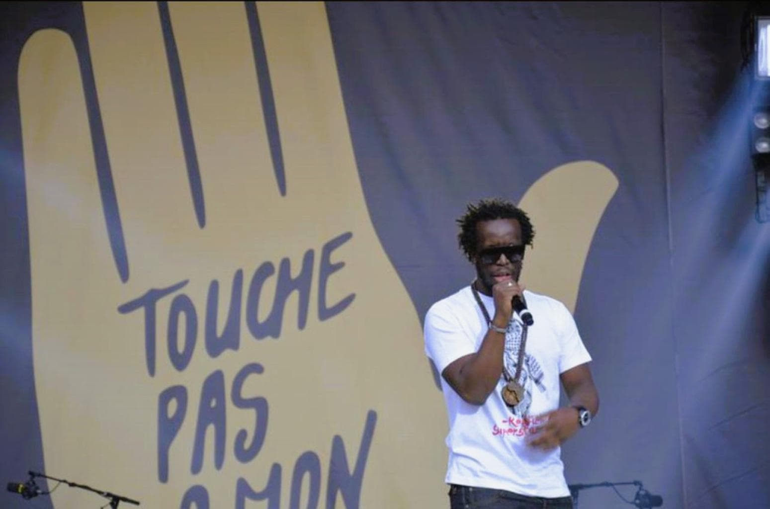  « Je réalise que je suis Français » : Youssoupha confie ses regrets sur son exil dans son nouvel album