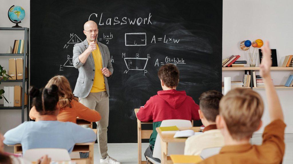 Islamisme, violences, parents : l’accablant rapport sur l’école française