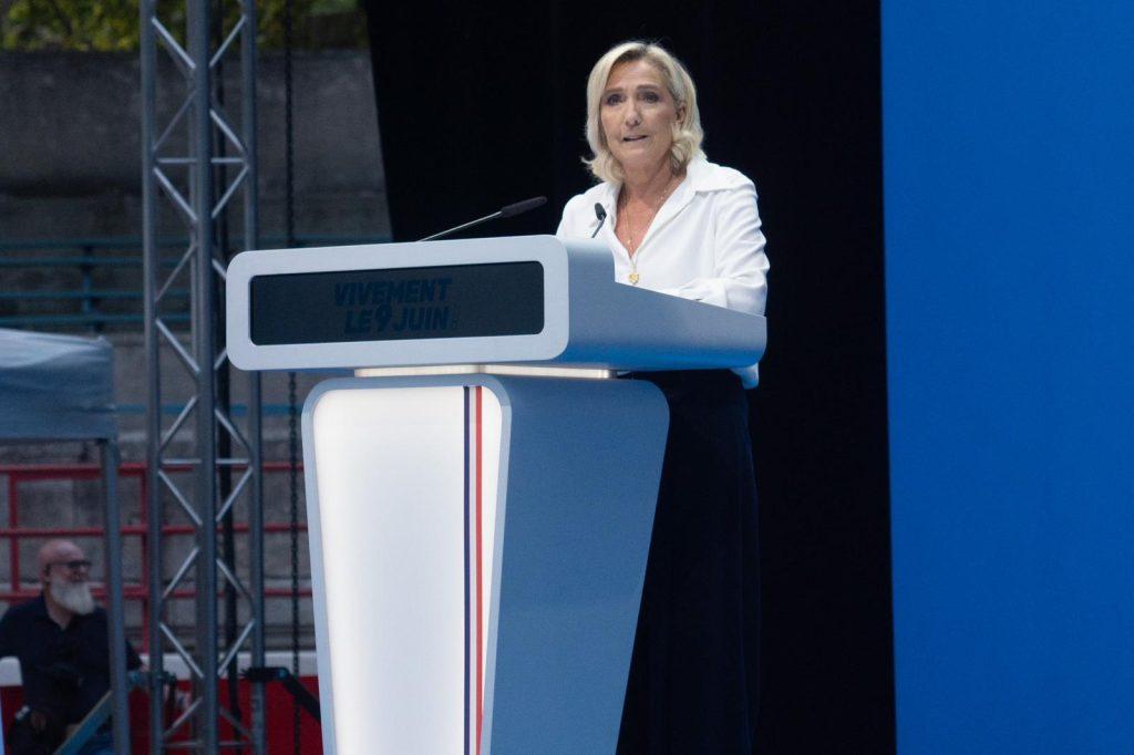 Présidentielles 2027 : Marine le Pen donnée en tête du premier tour