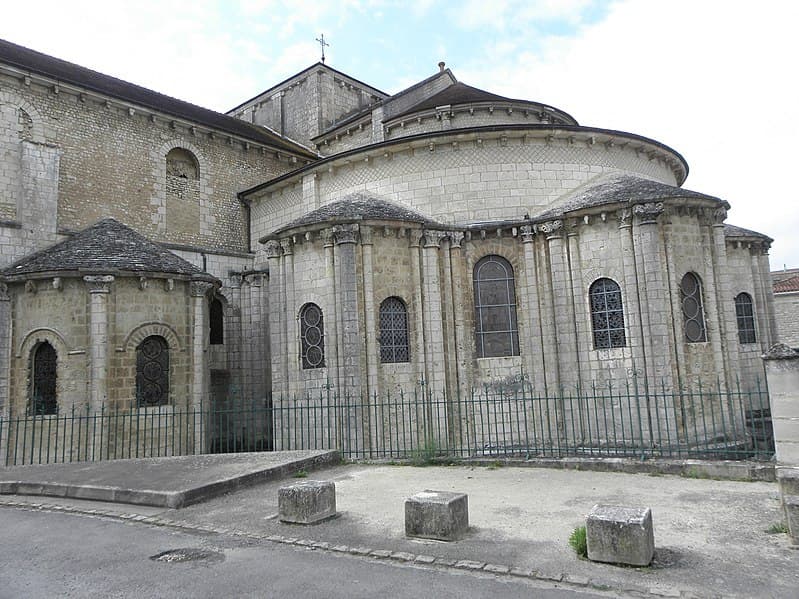 Église incendiée à Poitiers : ouverture d’une enquête pour « dégradation volontaire »