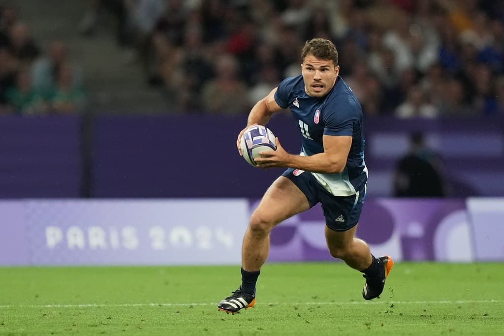 Antoine Dupont élu meilleur joueur du monde en rugby à 7