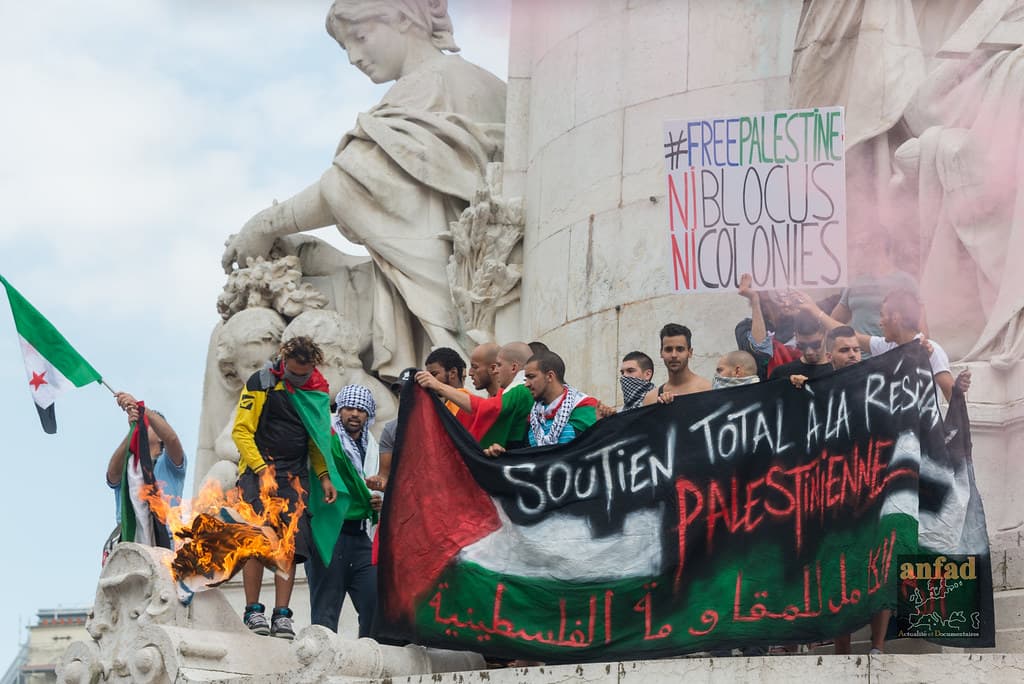 Manifestation pro-palestinienne à Paris : des commerces vandalisés