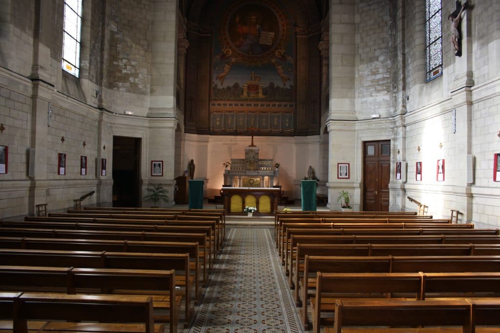 Saint-Germain-en-Laye : un homme entré dans une église à Noël en criant « Allah Akbar » visé par une OQTF