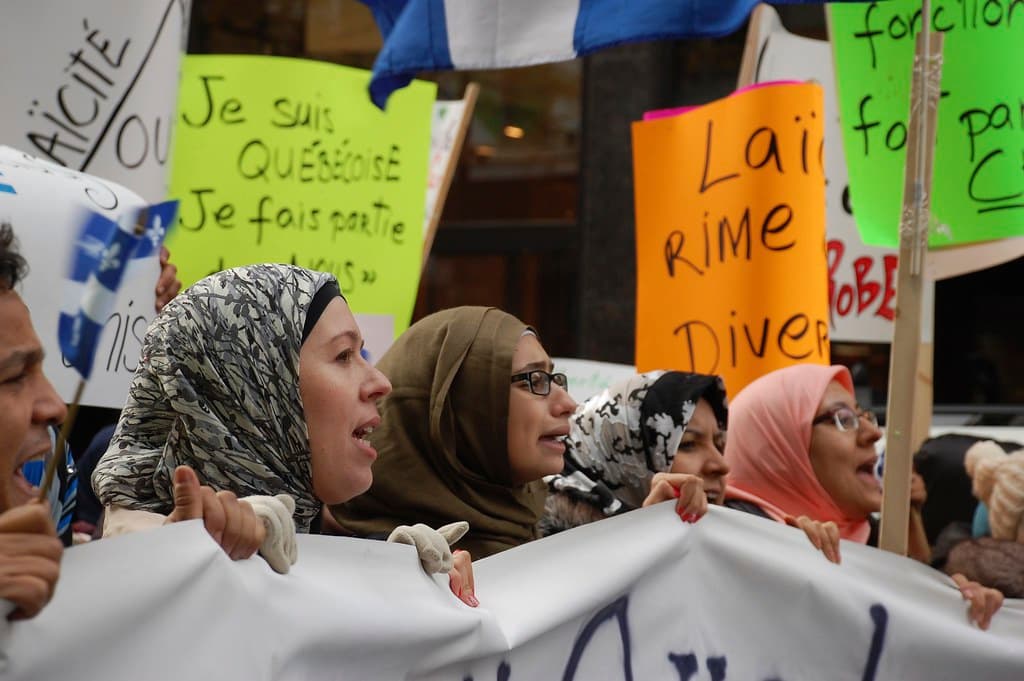 78 % des Français pour l’interdiction du voile islamique à l’université et pour les accompagnatrices scolaires